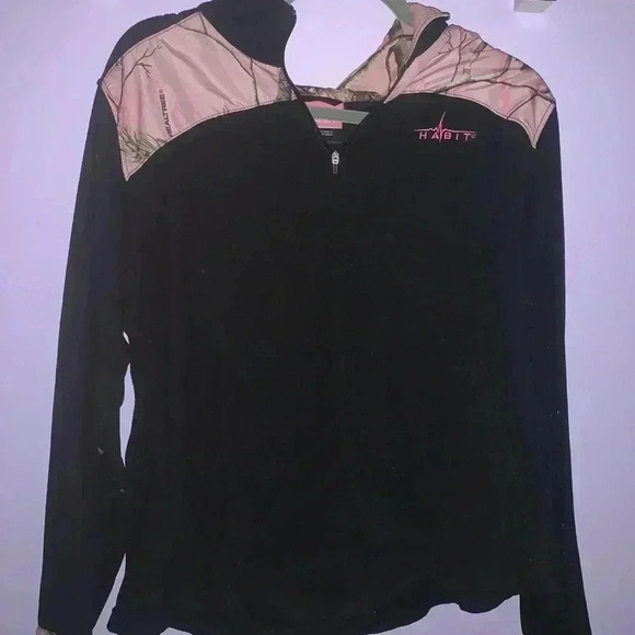 Habit Women’s Large Camo Quarter Zip Sweatshirt - Picture 1 of 2